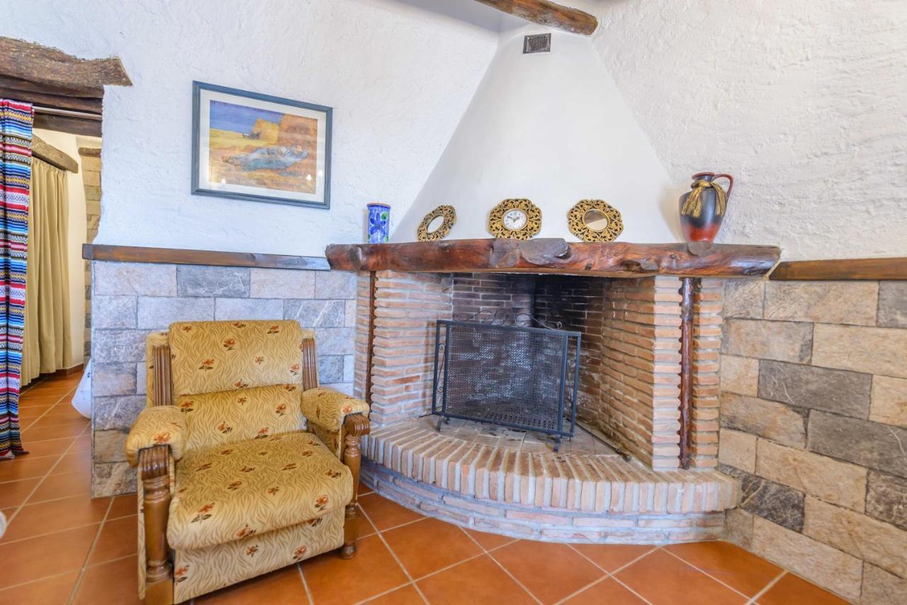 Holiday Home El Pilarillo Piscina Compartida Alcaucín Eksteriør billede